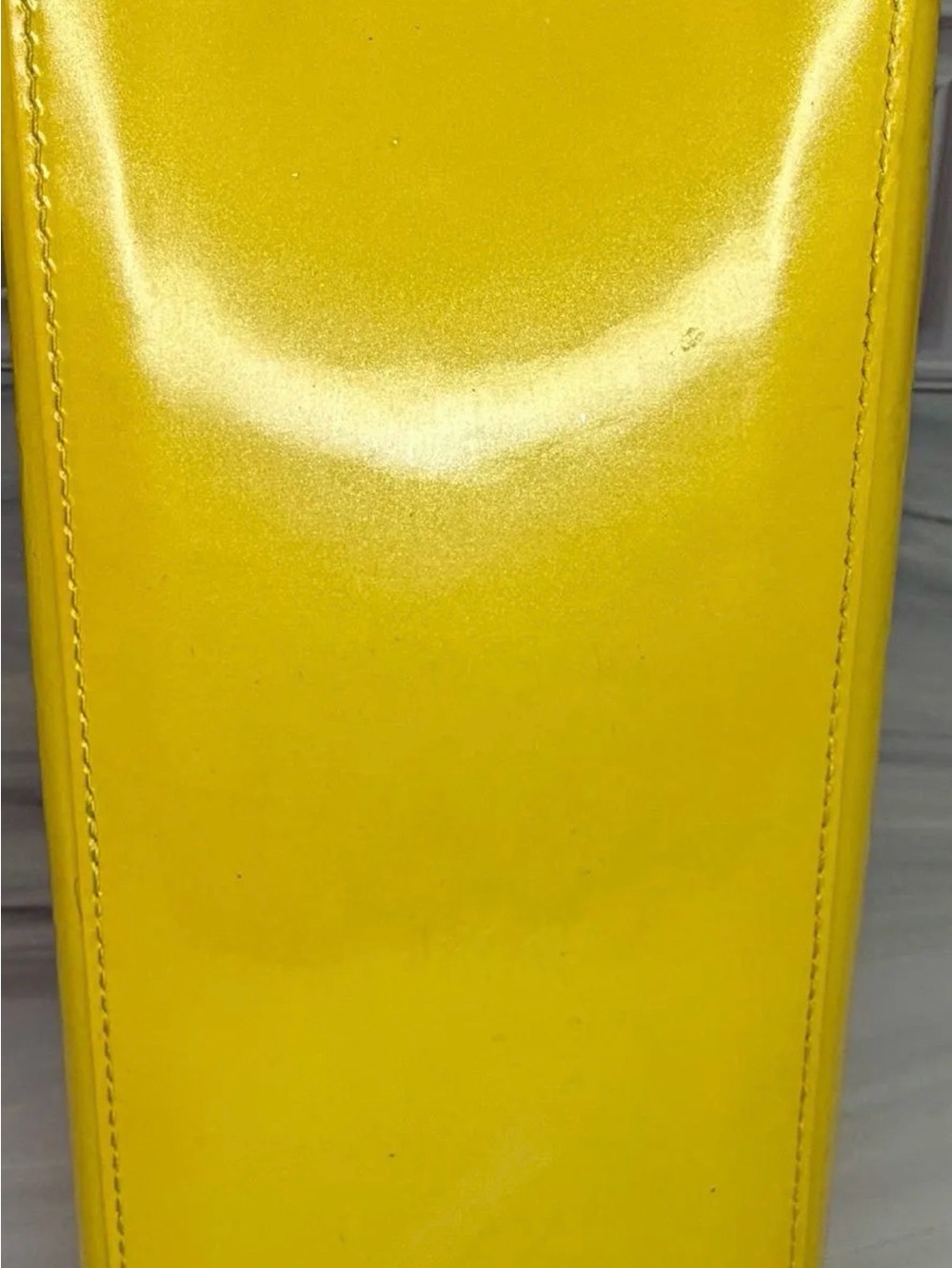 Louis Vuitton Vernis Wilshire PM | Yellow Patent Leather Handbag | Full Set - Picture 7 of 9